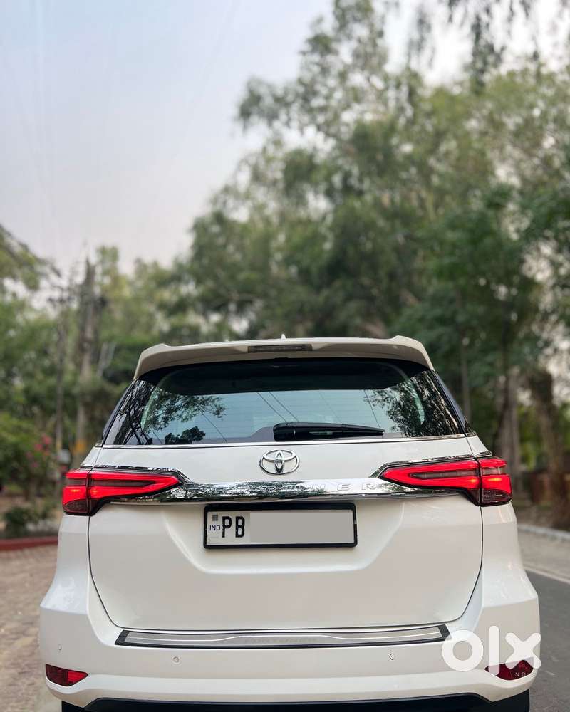 Toyota Fortuner [2021-ongoing] 2.8 2wd Diesel At, 2022, Diesel