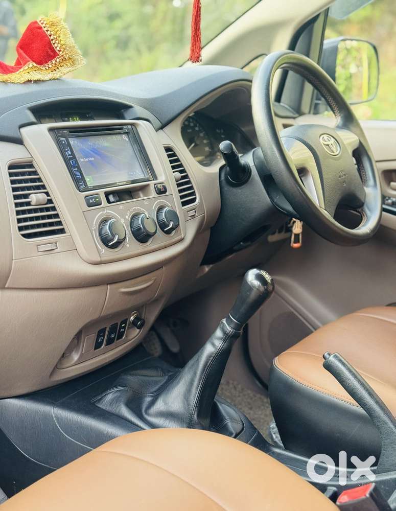 Toyota Innova 2.5 G (diesel) 8 Seater, 2015, Diesel