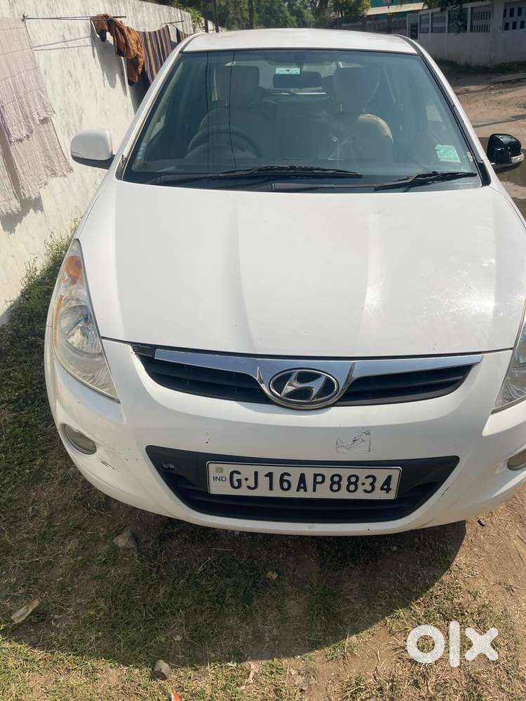 Hyundai I20 Cng & Hybrids Well Maintained