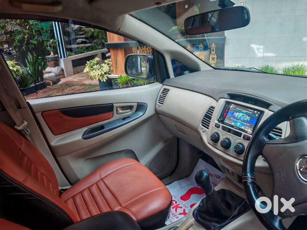 Toyota Innova 2012 7seater