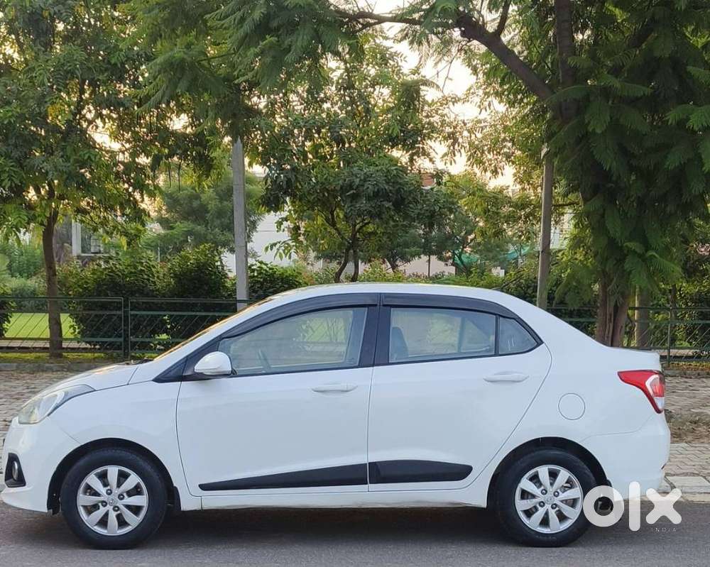 Hyundai Xcent 1.2l Kappa Dual Vtvt 5-speed Manual Base, 2015, Petrol