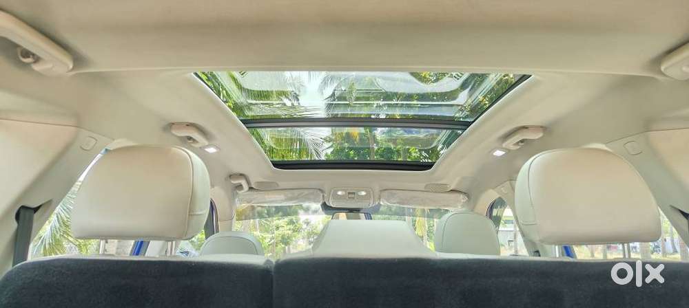 Mahindra Xuv700 2.2 Ax 7 Diesel At Luxury Pack Str Awd, 2022, Diesel