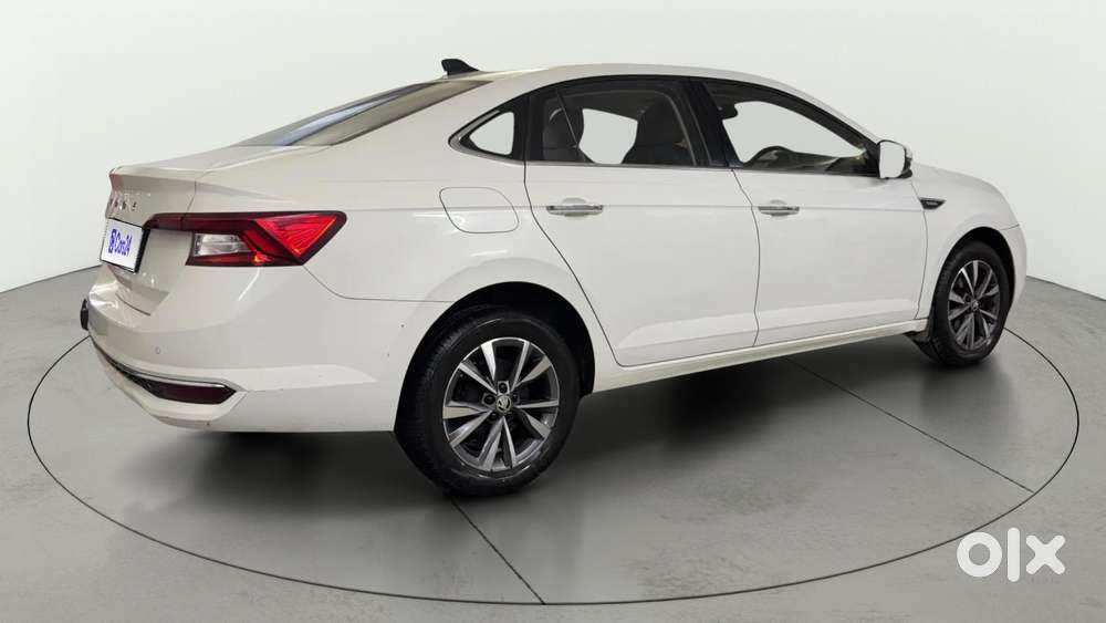 Skoda Slavia 1.0 Tsi Style At, 2023, Petrol