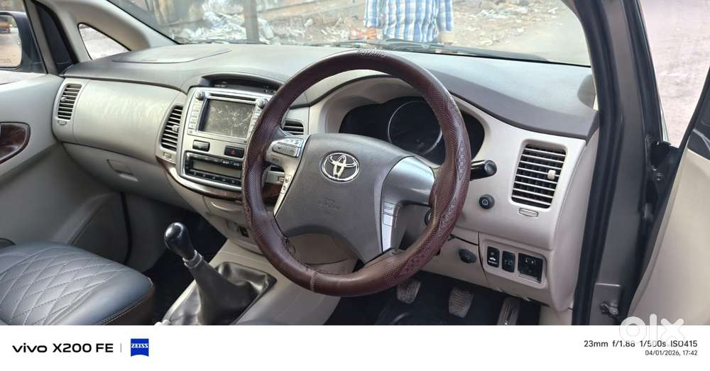 Toyota Innova 2.5 Vx 8 Str Bs-iii, 2014, Diesel