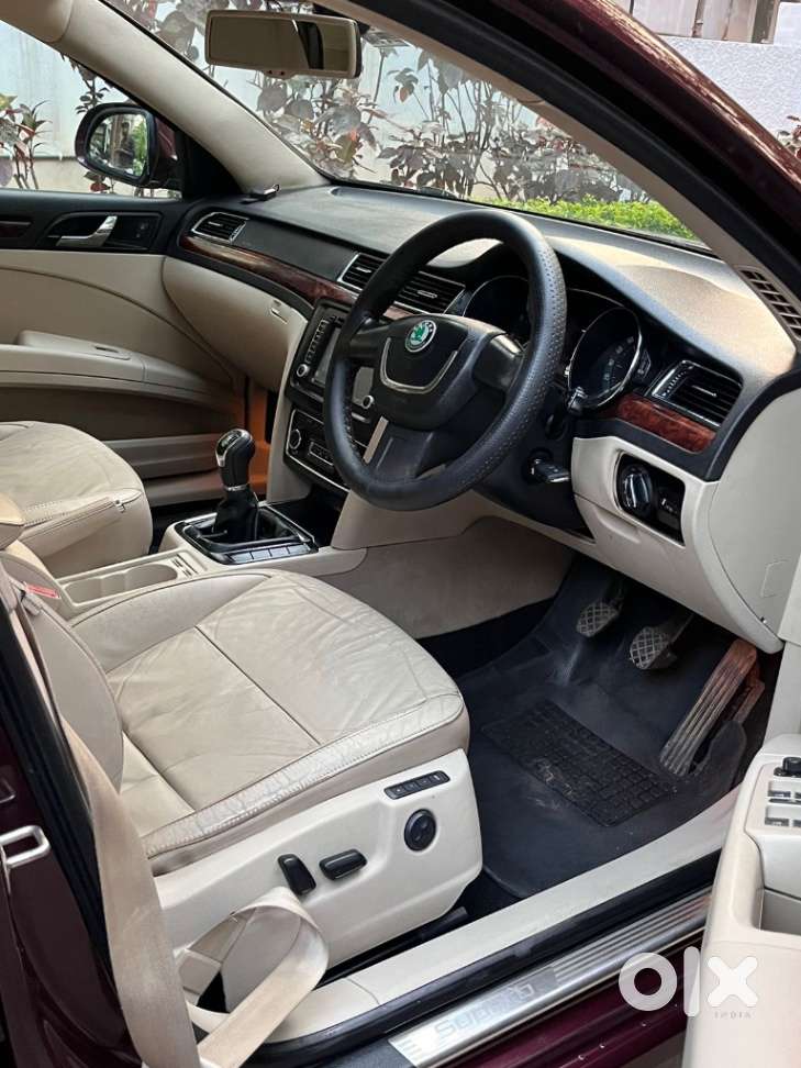 Skoda Superb, 2012, Petrol