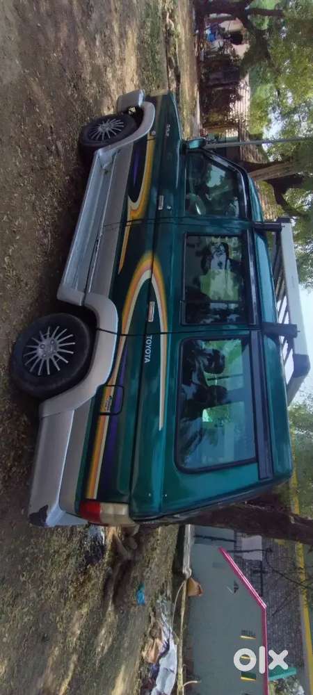 Toyota Qualis 2004 Diesel Well Maintained