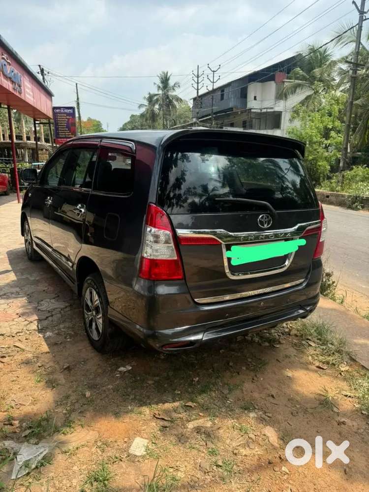 Toyota Innova 2015 Diesel 90000 Km Driven