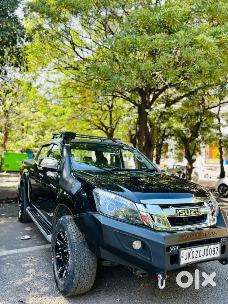 Isuzu V-cross 4×4 Diesel  Top Model In Mint Condition