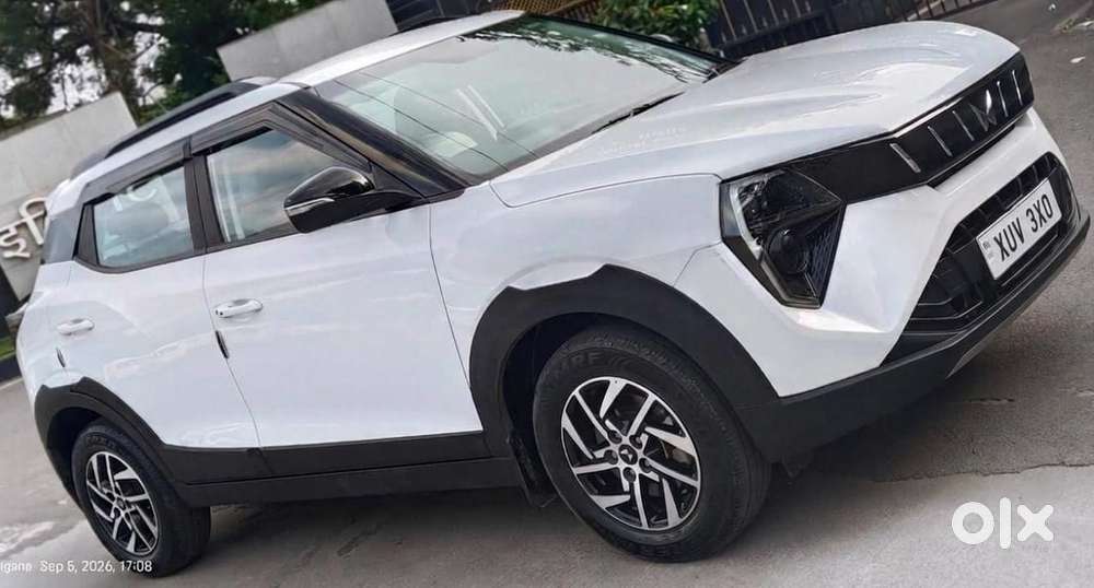 Mahindra Xuv 3xo Ax5 Pm Mt, 2025, Petrol