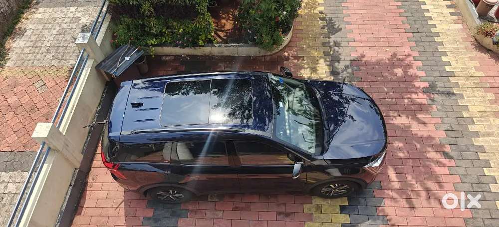 Xuv 700 Ax5 Midnight Black