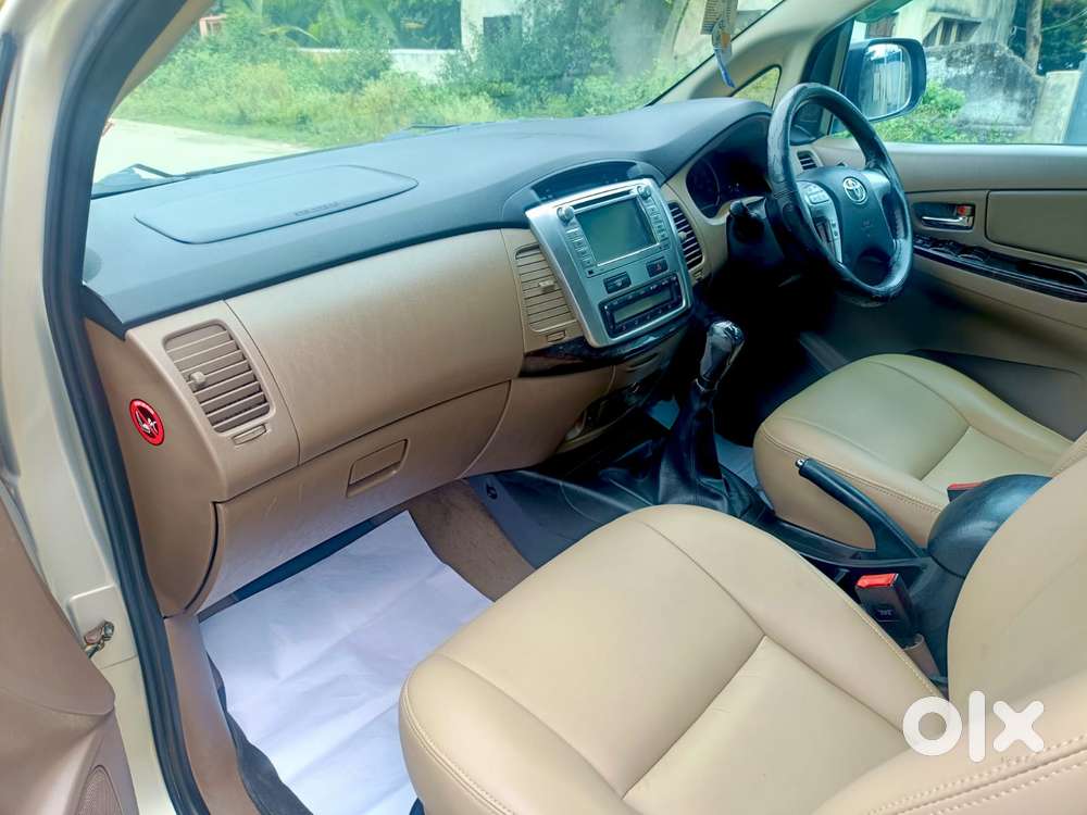 Toyota Innova 2.5 Zx 7 Str Bs-iv, 2015, Diesel