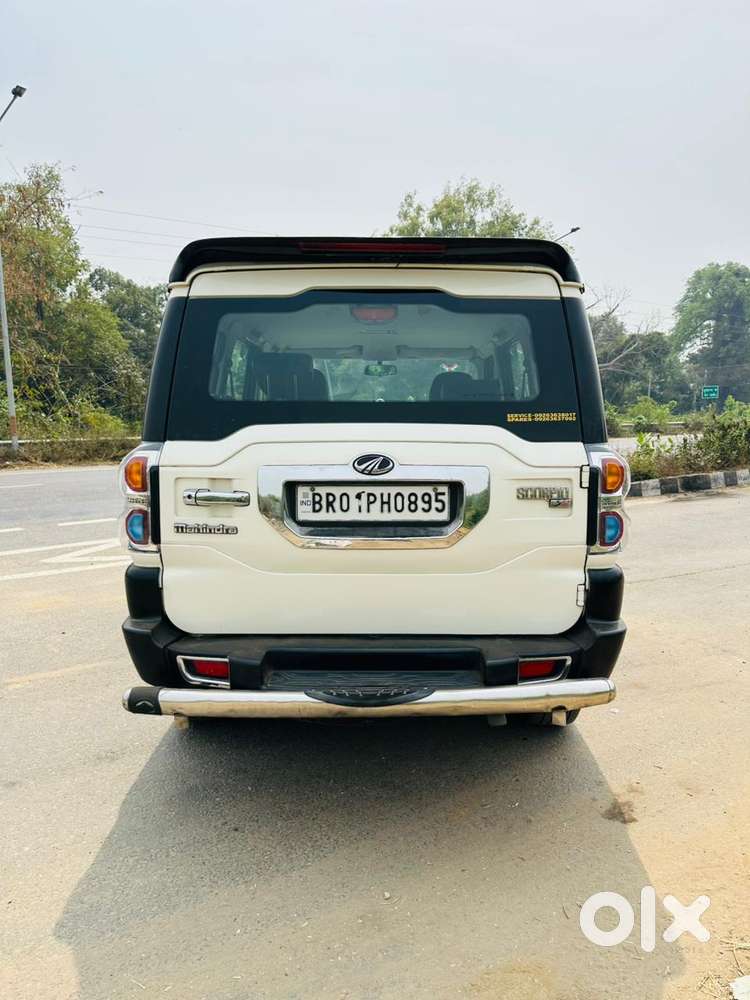 Mahindra Scorpio S4, 2016