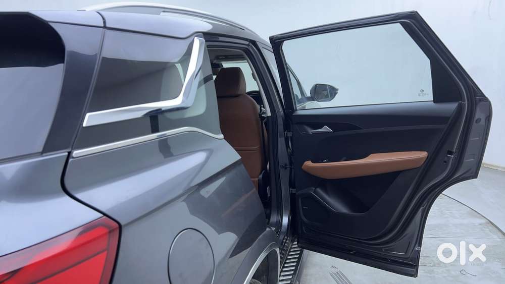 Mg Hector Plus 1.5 Sharp Turbo Cvt 6 Str, 2022, Petrol