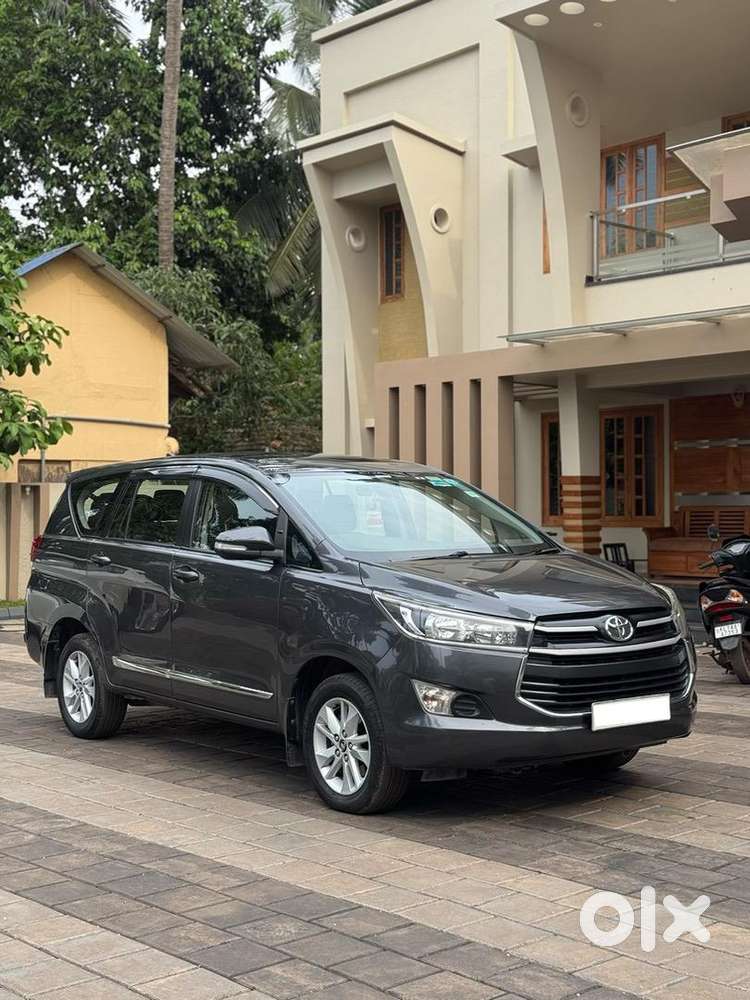 Toyota Innova Crysta 2017 Diesel Well Maintained
