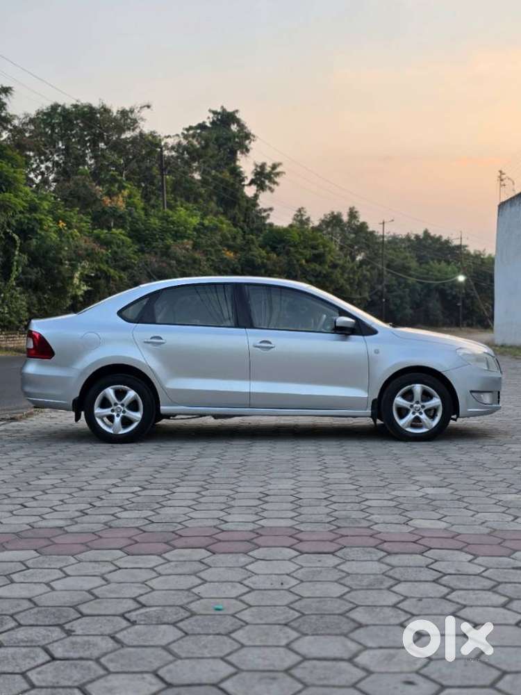Skoda Rapid Elegance 1.6 Tdi Cr Manual, 2012, Diesel