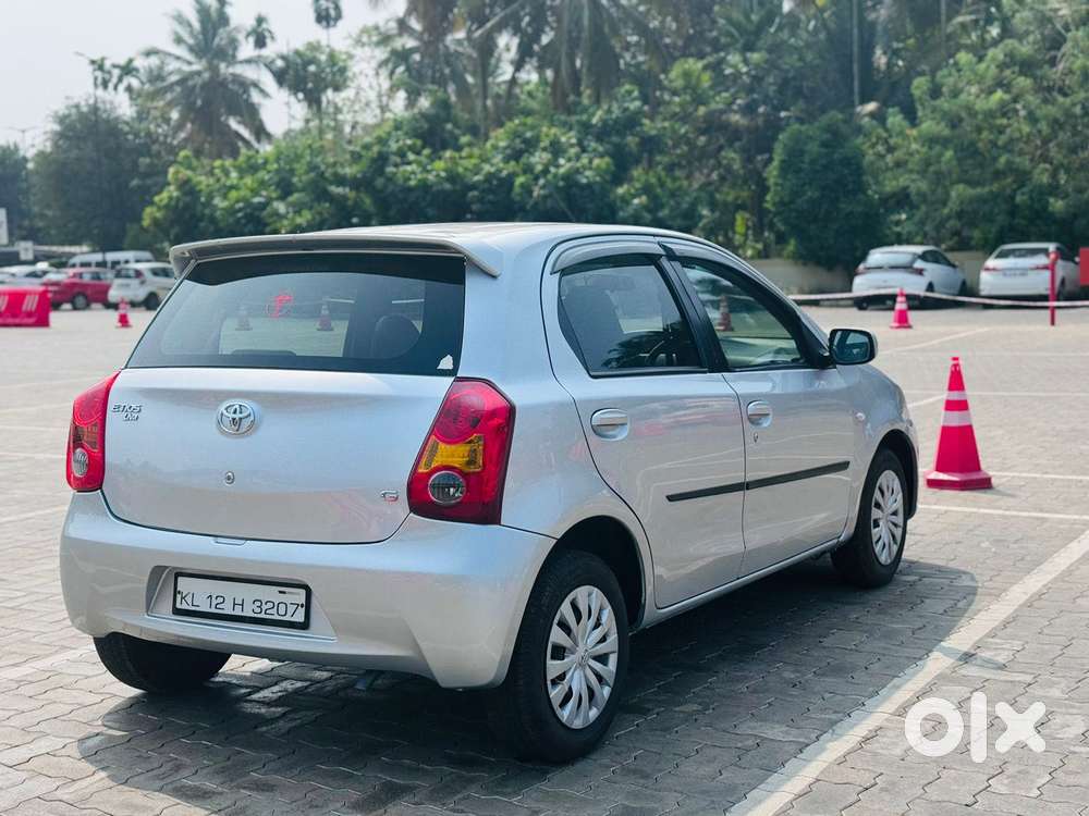 Toyota Etios Liva 2011-2012 G, 2012, Petrol