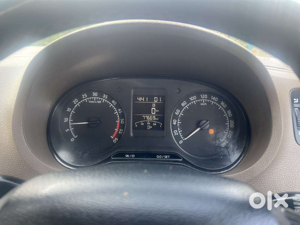 Skoda Rapid 1.5 Tdi Style/1.5 At Style, 2016, Diesel