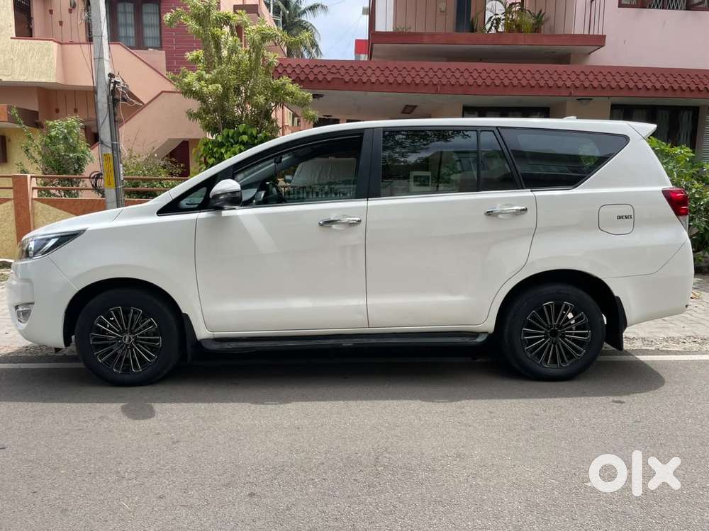 Toyota Innova Crysta [2020-ongoing] 2.4 Gx 7 Str, 2025, Diesel