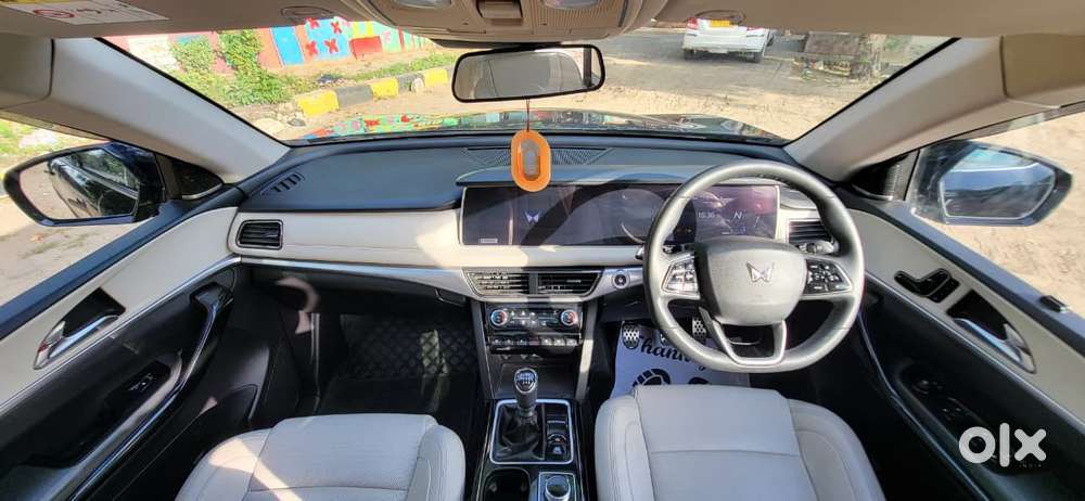 Mahindra Xuv700 2.2 Ax 7 Diesel Mt Luxury Pack Str, 2024, Diesel