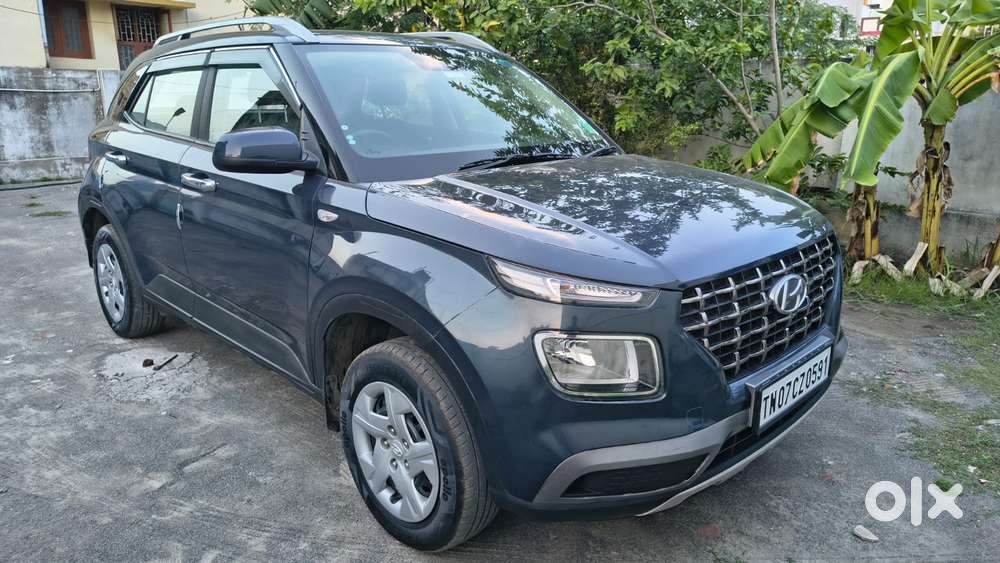 Hyundai Venue 1.2 S (o), 2022, Petrol