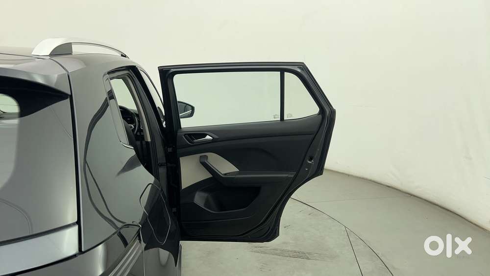 Volkswagen Taigun Topline 1.0 Tsi At (electric Seats), 2022, Petrol