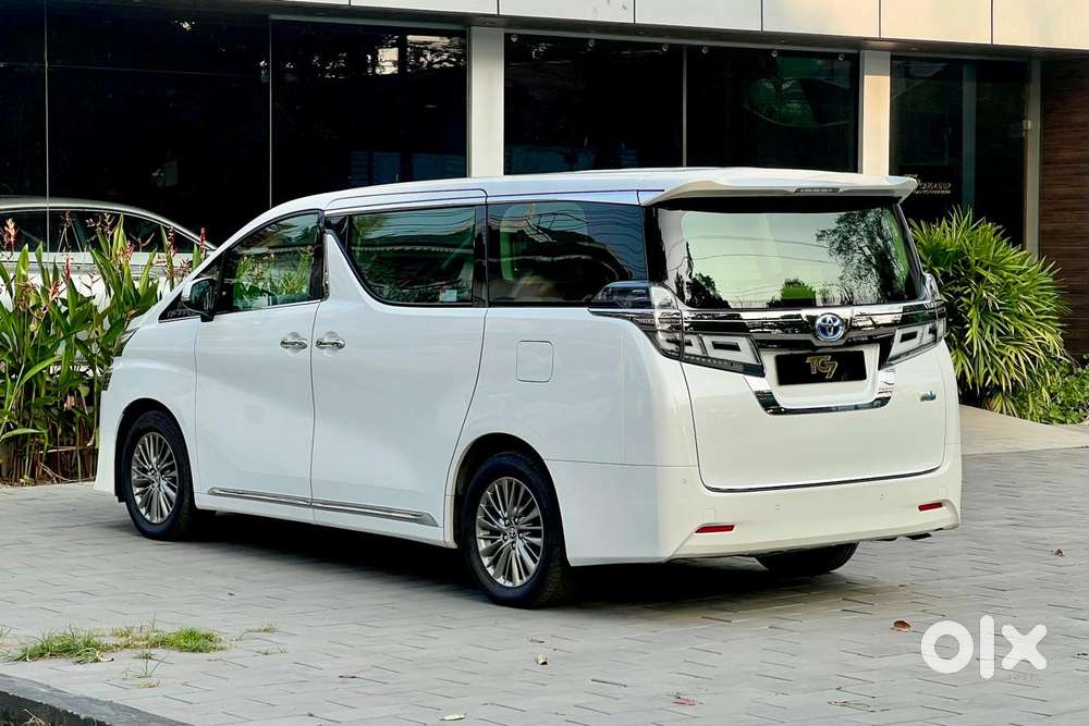 Toyota Vellfire 2.5 Hybrid, 2021, Petrol