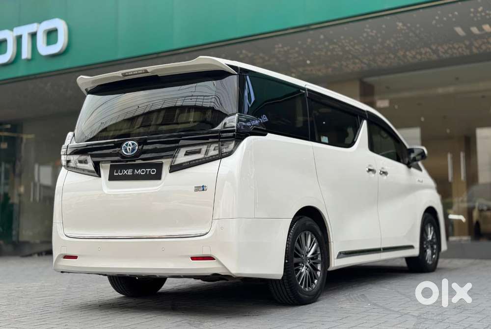 Toyota Vellfire Vip – Executive Lounge, 2022, Petrol