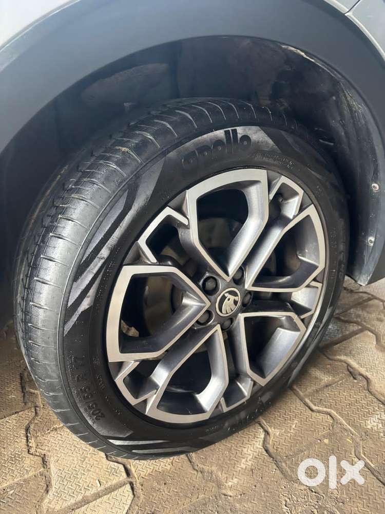 Skoda Kushaq 1.0 Tsi Style At (6 Airbags), 2021, Petrol