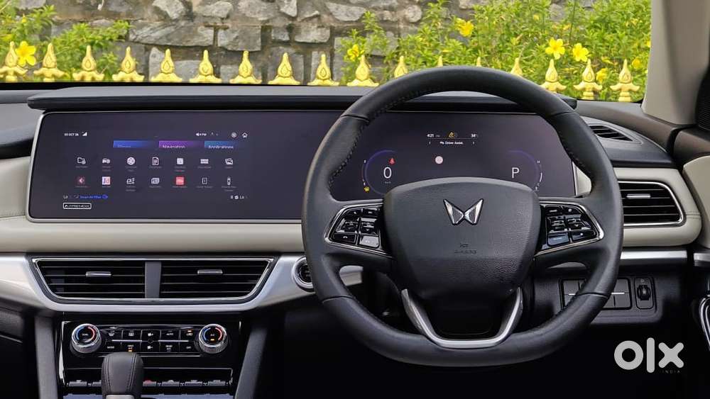 Mahindra Xuv700 2.2 Ax 7 Diesel At Str, 2025, Diesel
