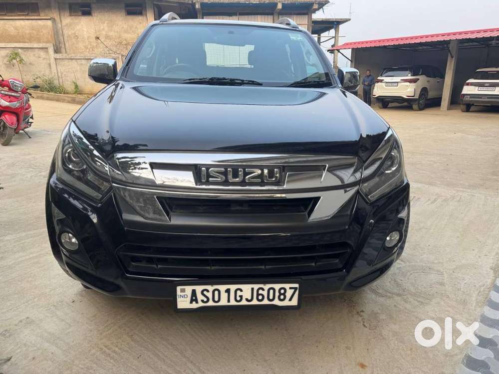 Isuzu V-cross 2023 Diesel Well Maintained