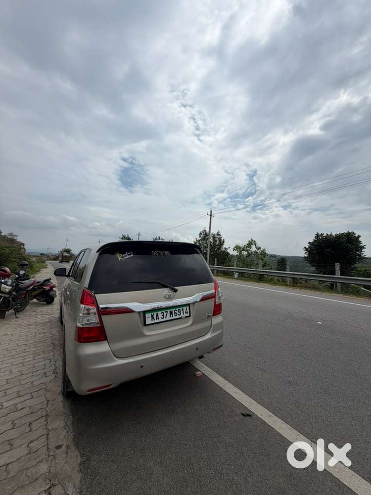 Toyota Innova 2013 102000 Km Driven