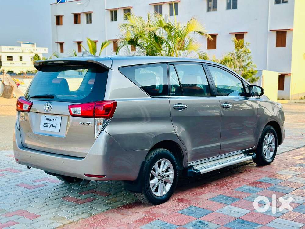 Toyota Innova Crysta 2.4 V, 2016, Diesel