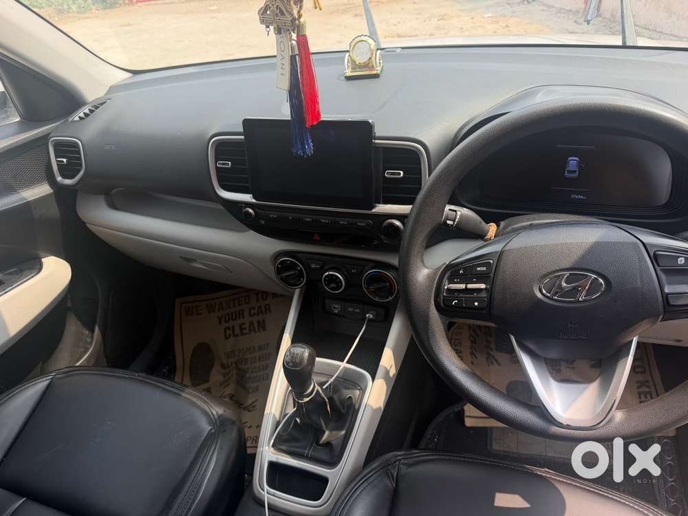 Hyundai Venue Petrol 2023