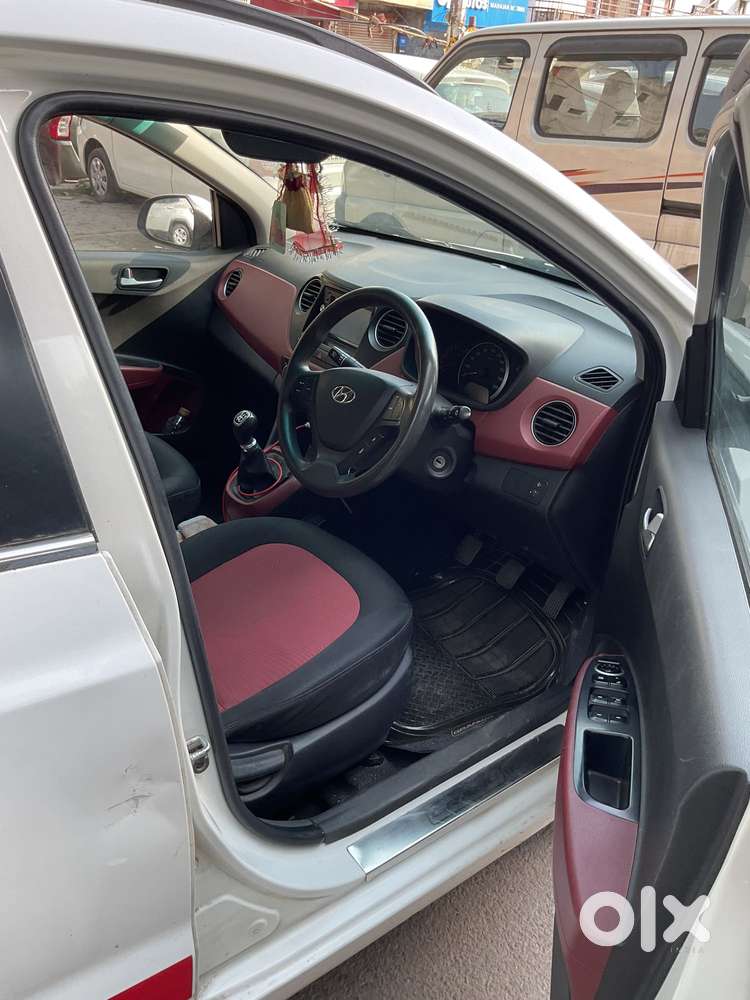 Hyundai I10 Sportz, 2016, Petrol