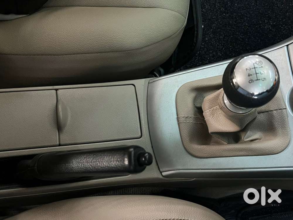 Toyota Corolla Altis 2012