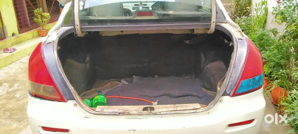 Maruti Suzuki Swift Dzire 2011