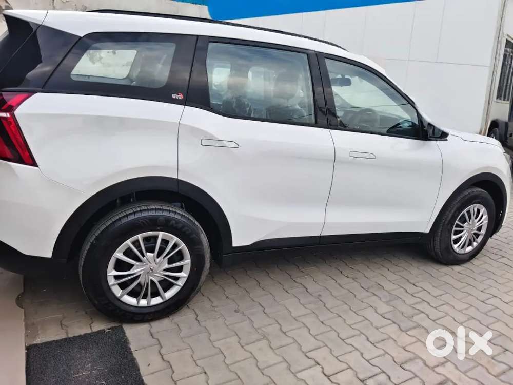 Xuv700 Mx E 7str Diesel