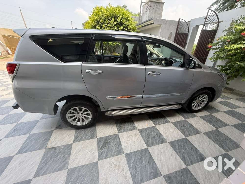 Toyota Innova Crysta 2018 Price 960000