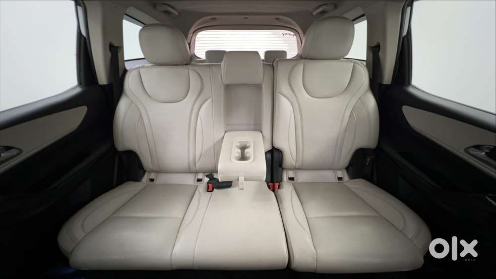 Mahindra Xuv700 2.0 Ax 7 Petrol At Str, 2022, Petrol