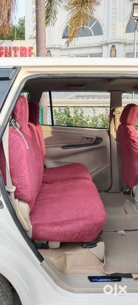 Toyota Innova 2.5 G (diesel) 8 Seater, 2012, Diesel