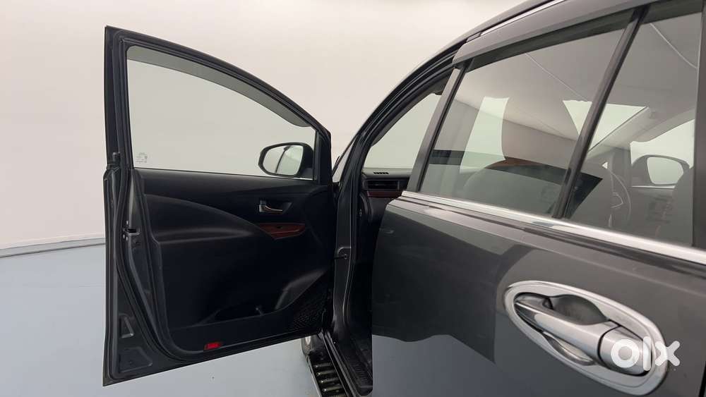 Toyota Innova Crysta [2020-ongoing] 2.4 Gx 7 Str, 2018, Diesel