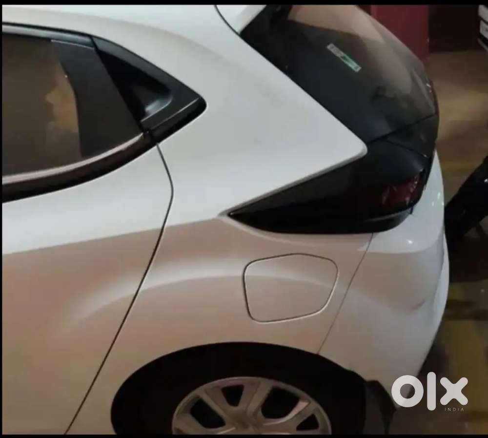 Tata Altroz 2023 Petrol 15000 Km Driven