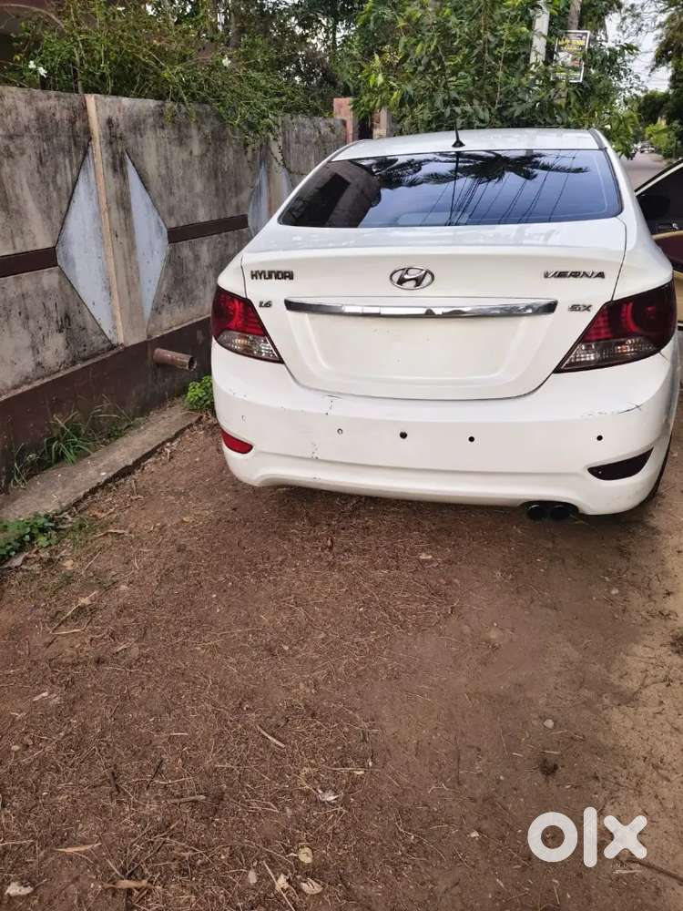 Hyundai Verna 2013 Diesel 128000 Km Driven