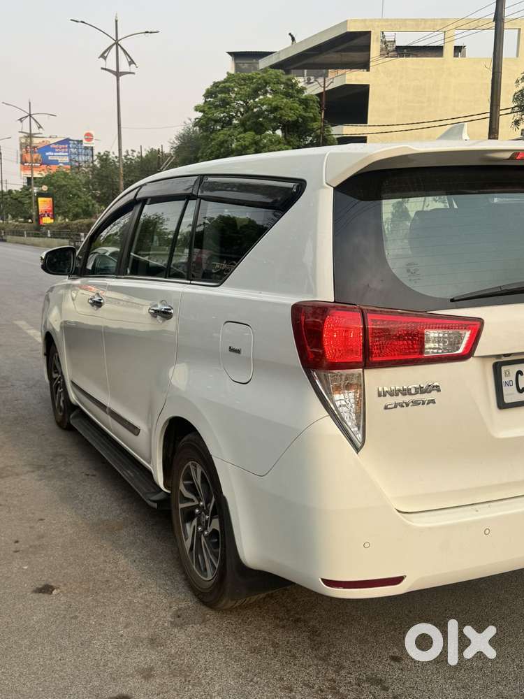 Toyota Innova Crysta 2.4 V 8 Str, 2022, Diesel