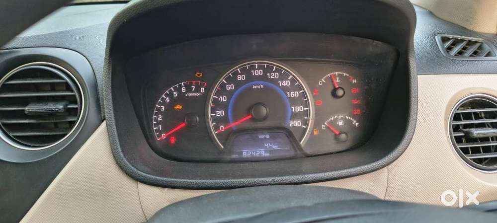 Hyundai I10 Sportz, 2016, Petrol