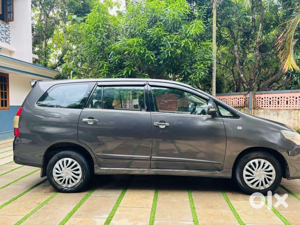 Toyota Innova 2015 Diesel 190000 Km Driven