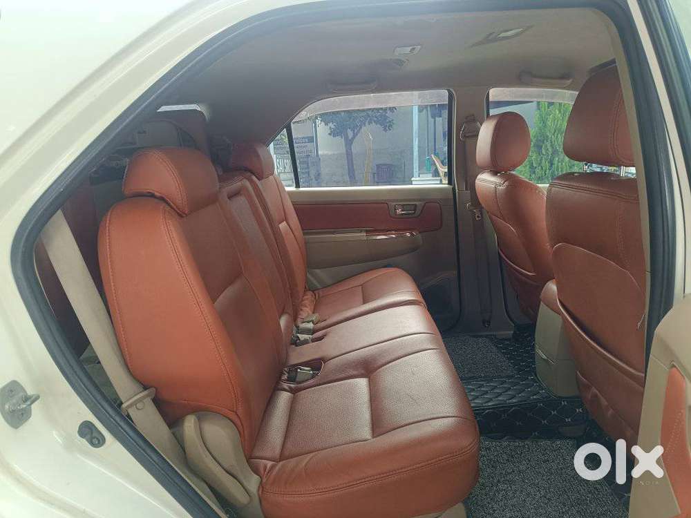 Toyota Fortuner 3.0 4x4 Manual, 2011