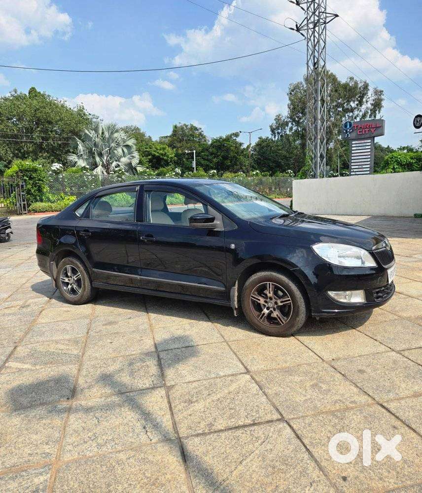 Skoda Rapid 1.0 Matte Edition Tsi At, 2013, Petrol