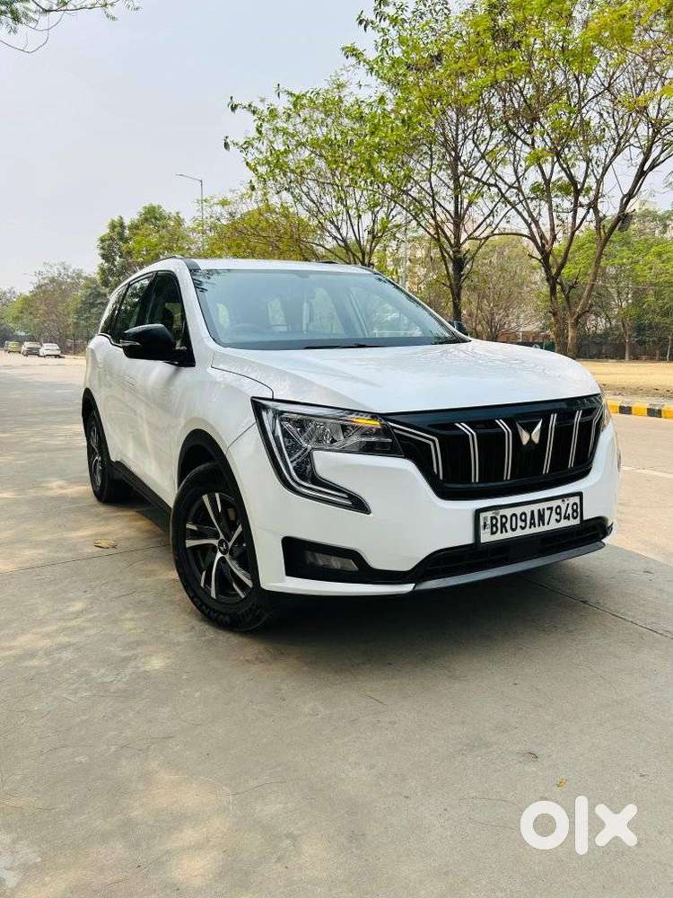 Mahindra Xuv700 2.0 Ax 5 Petrol Mt Str, 2022, Petrol