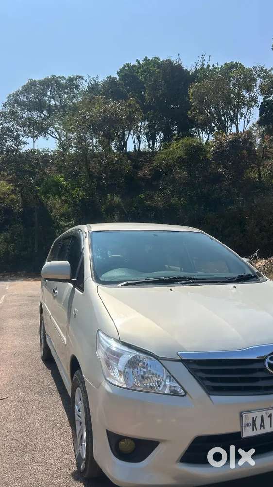 Toyota Innova Hycross 2013 Diesel 245000 Km Driven